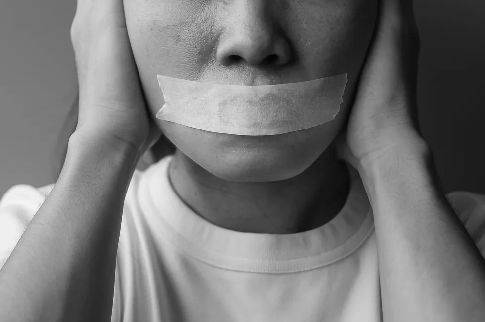 92% das agressões contra mulheres ocorreram diante de testemunhas, diz pesquisa